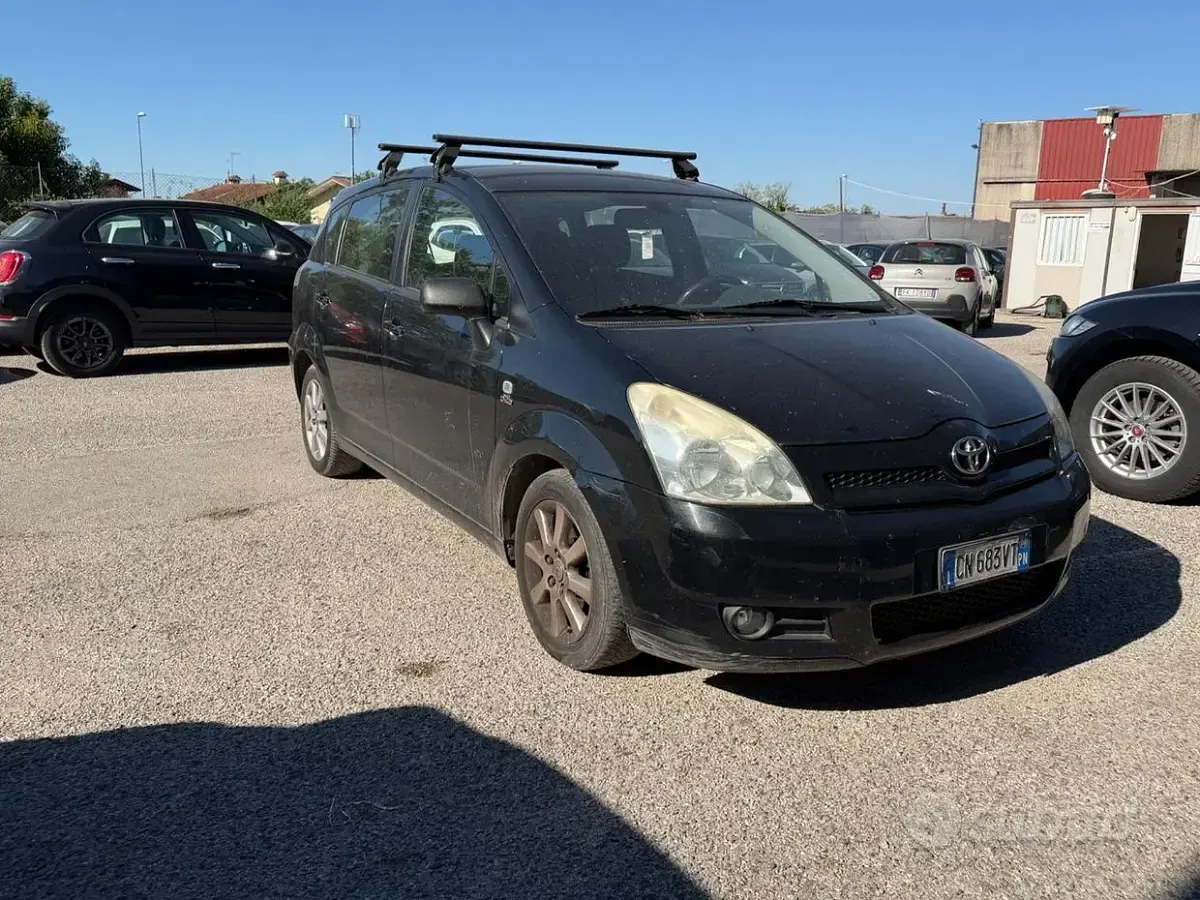 Usata Toyota Corolla 116 CV (85 kW) 2004 Nero Berlina