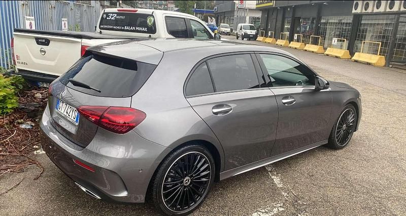Usata Mercedes A180 AMG Line Premium Plus 116 CV (85 kW) 2024 Grigio Berlina