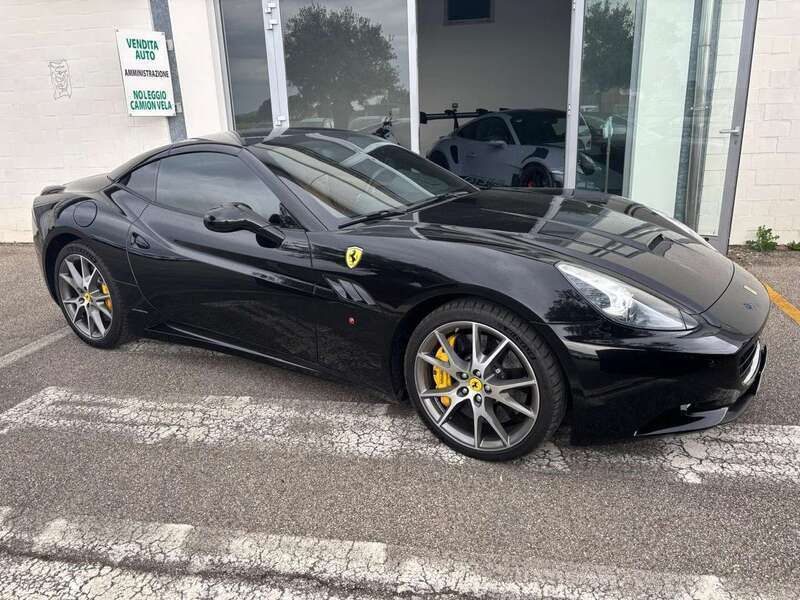 Usata Ferrari California 460 CV (338 kW) 2010 Nero Cabrio