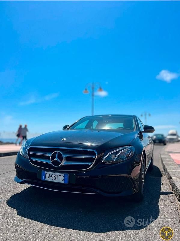 Usata Mercedes E220 Business 194 CV (142 kW) 2019 Nero Berlina