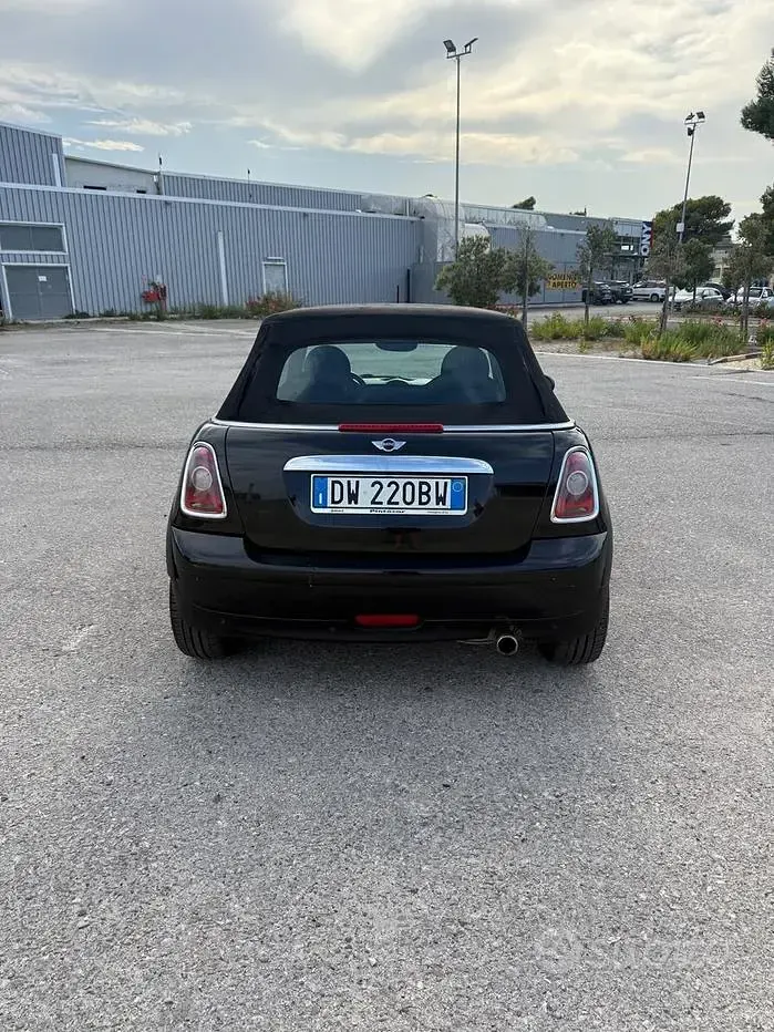 Usata Mini Cooper Cabriolet 120 CV (88 kW) 2009 Nero Cabrio