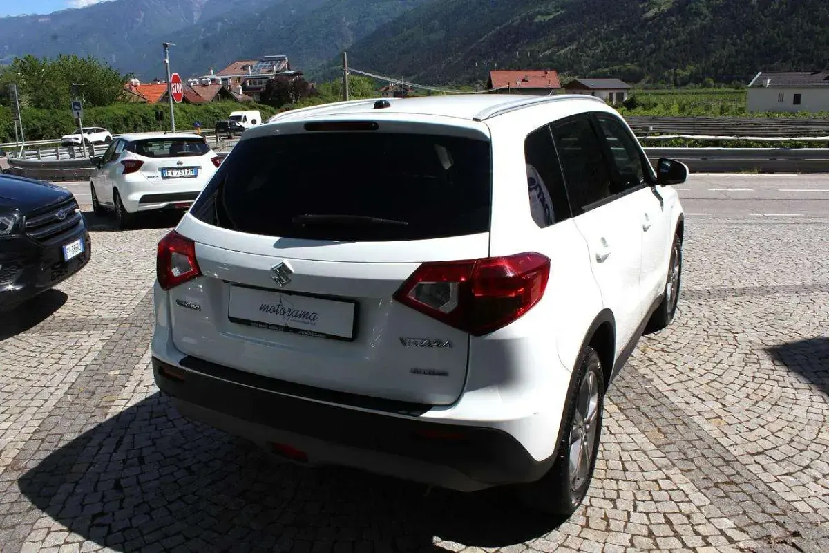 Usata Suzuki Vitara Cool 120 CV (88 kW) 2018 Bianco SUV