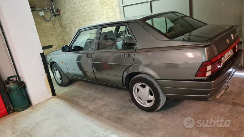 Usato 1989 Alfa Romeo 75 1.8 Benzin 120 CV (9.000 €)