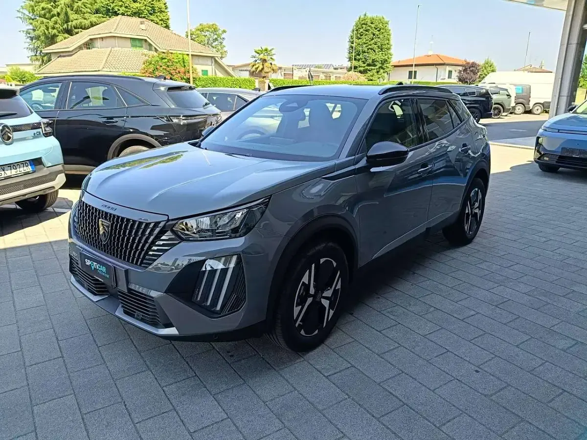 Nuova Peugeot 2008 Allure 136 CV (100 kW) 2025 Grigio selenium SUV