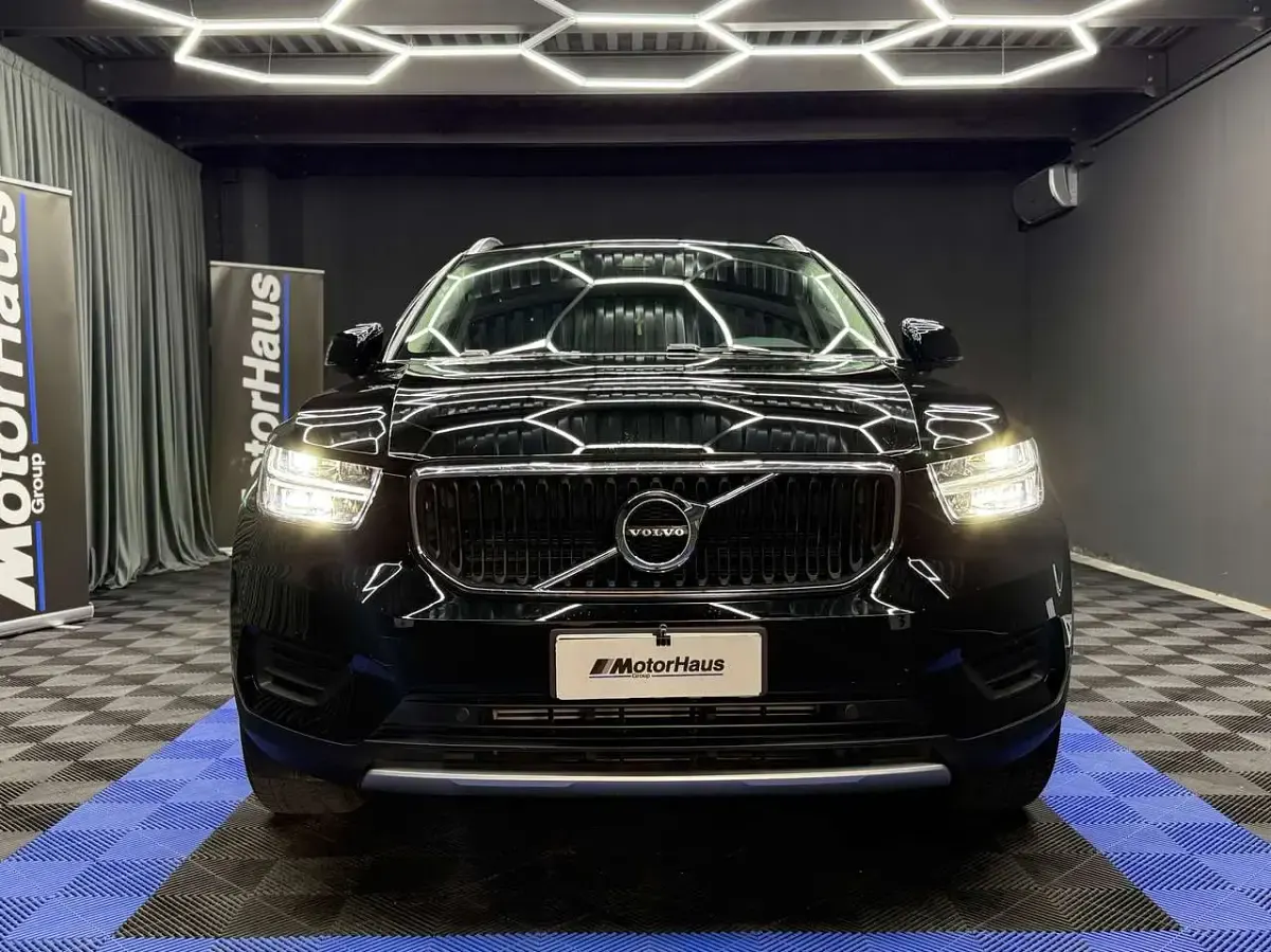 Usata Volvo XC40 Momentum 129 CV (94 kW) 2021 Nero SUV
