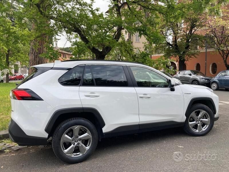 Usata Toyota RAV4 Hybrid 178 CV (130 kW) 2021 Bianco SUV