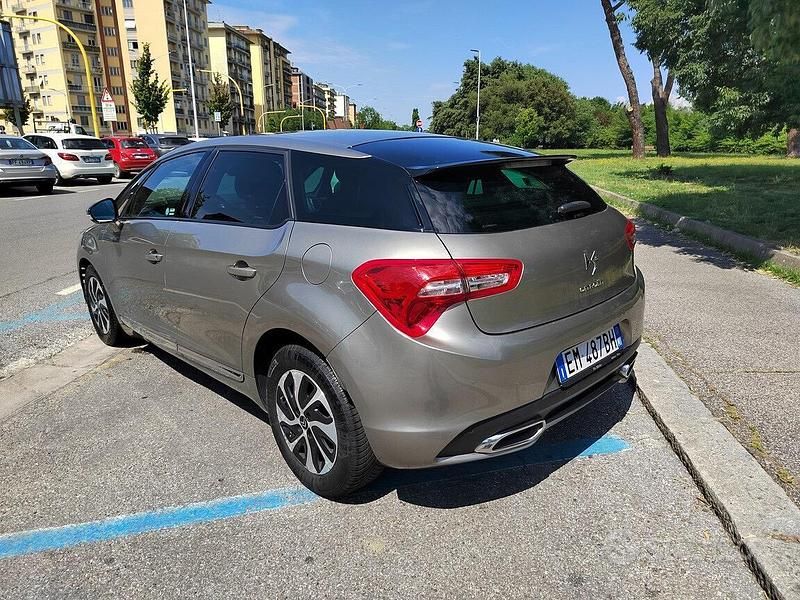 Usata Citroën DS5 112 CV (82 kW) 2012 Oro Utilitaria