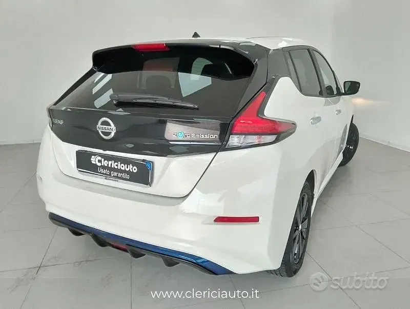 Usata Nissan Leaf Acenta 110 kW (150 CV) 2022 Bianco Utilitaria