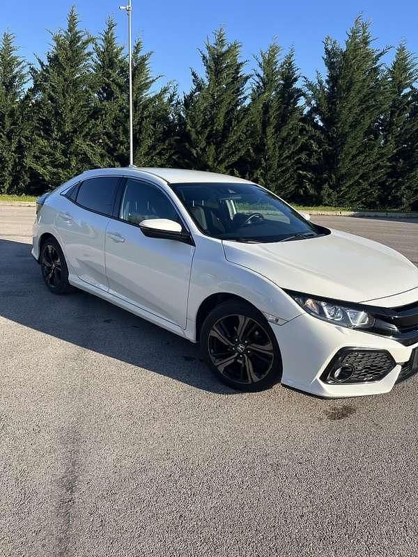 Usata Honda Civic Elegance 129 CV (94 kW) 2018 Bianco Berlina
