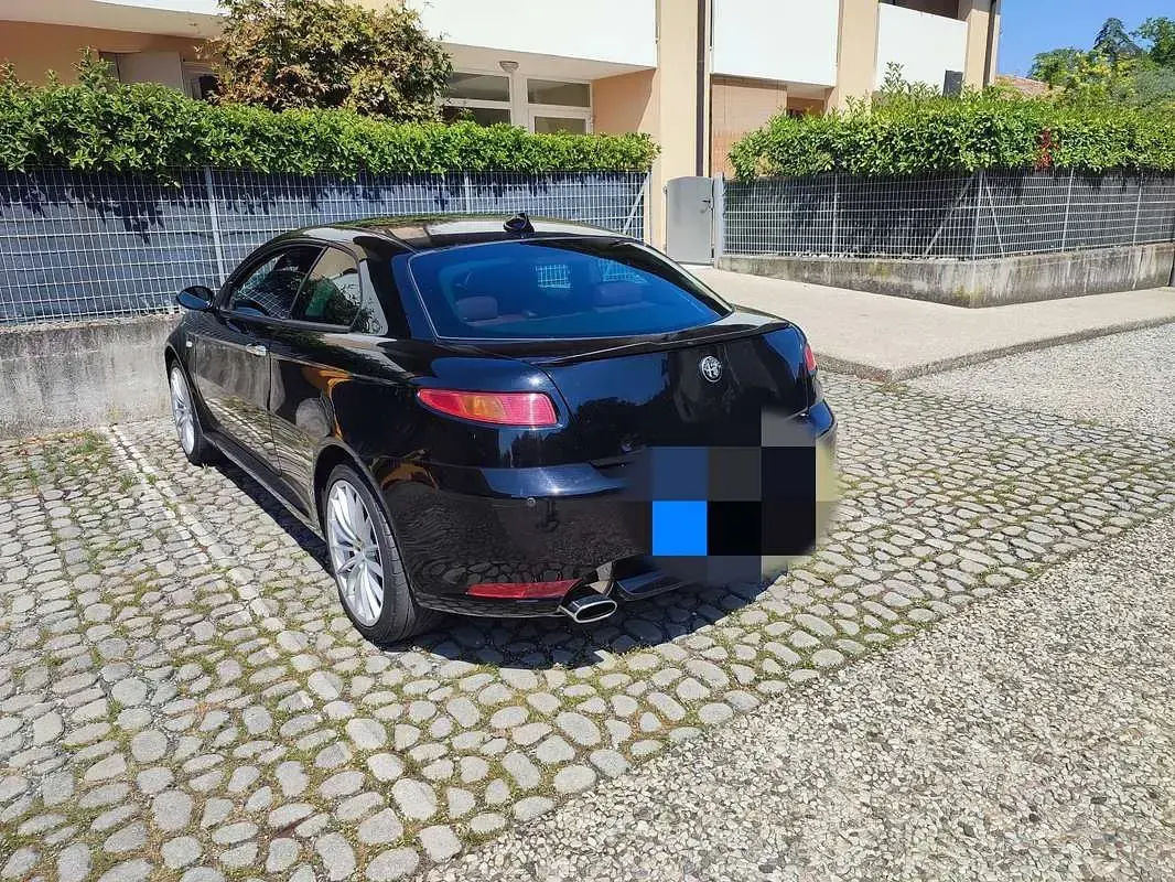 Usata Alfa Romeo GT Distinctive 150 CV (110 kW) 2004 Nero Coupé