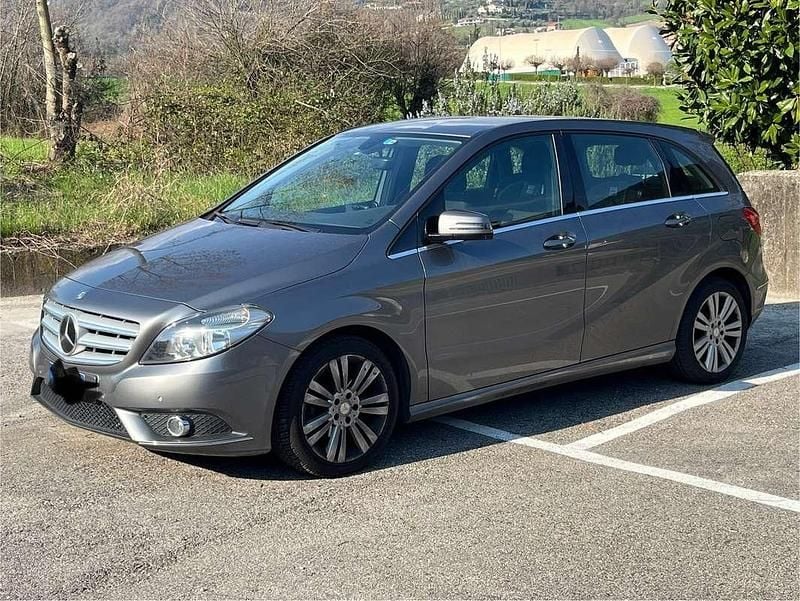 Usata Mercedes B180 Executive 109 CV (80 kW) 2013 Monovolume