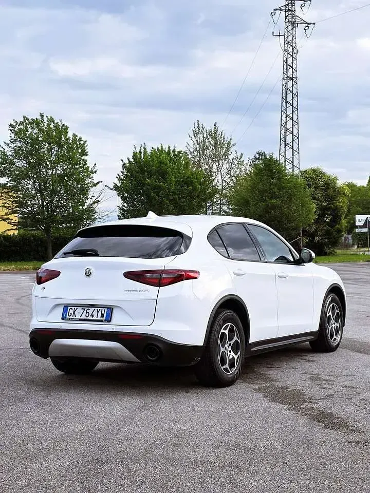 Usata Alfa Romeo Stelvio Super 190 CV (139 kW) 2022 Bianco SUV