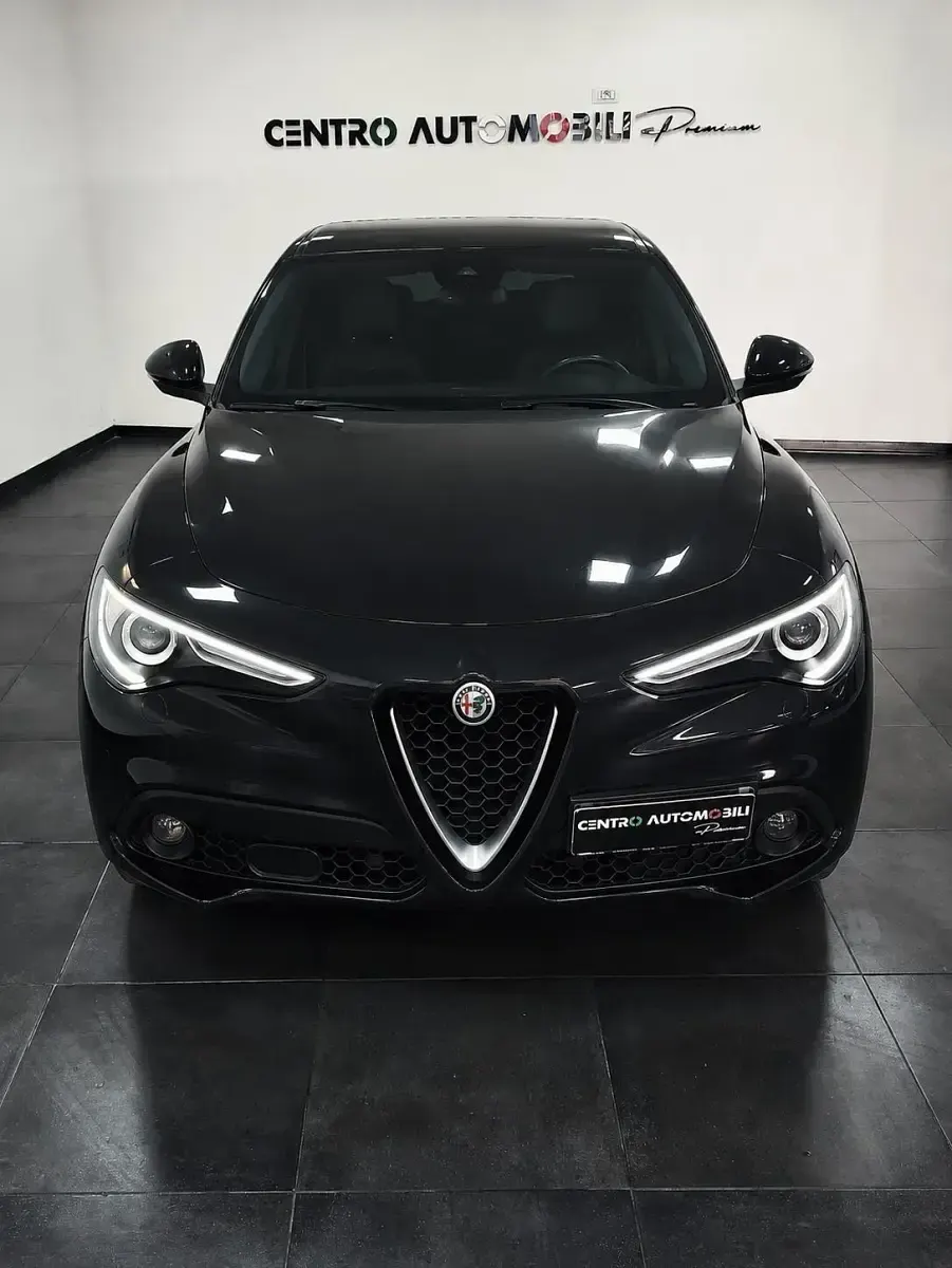 Usata Alfa Romeo Stelvio Super 210 CV (154 kW) 2018 Nero SUV
