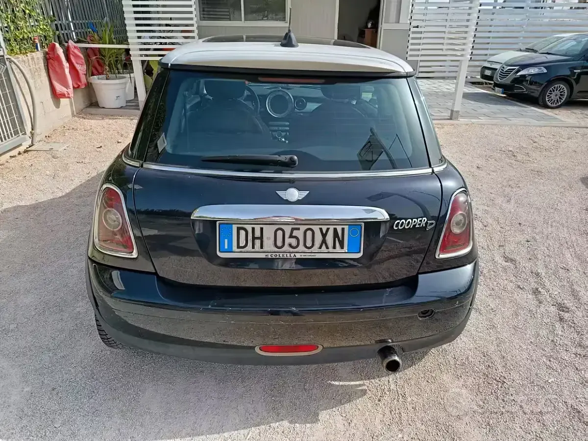 Usata Mini Cooper D 109 CV (80 kW) 2007 Nero Utilitaria