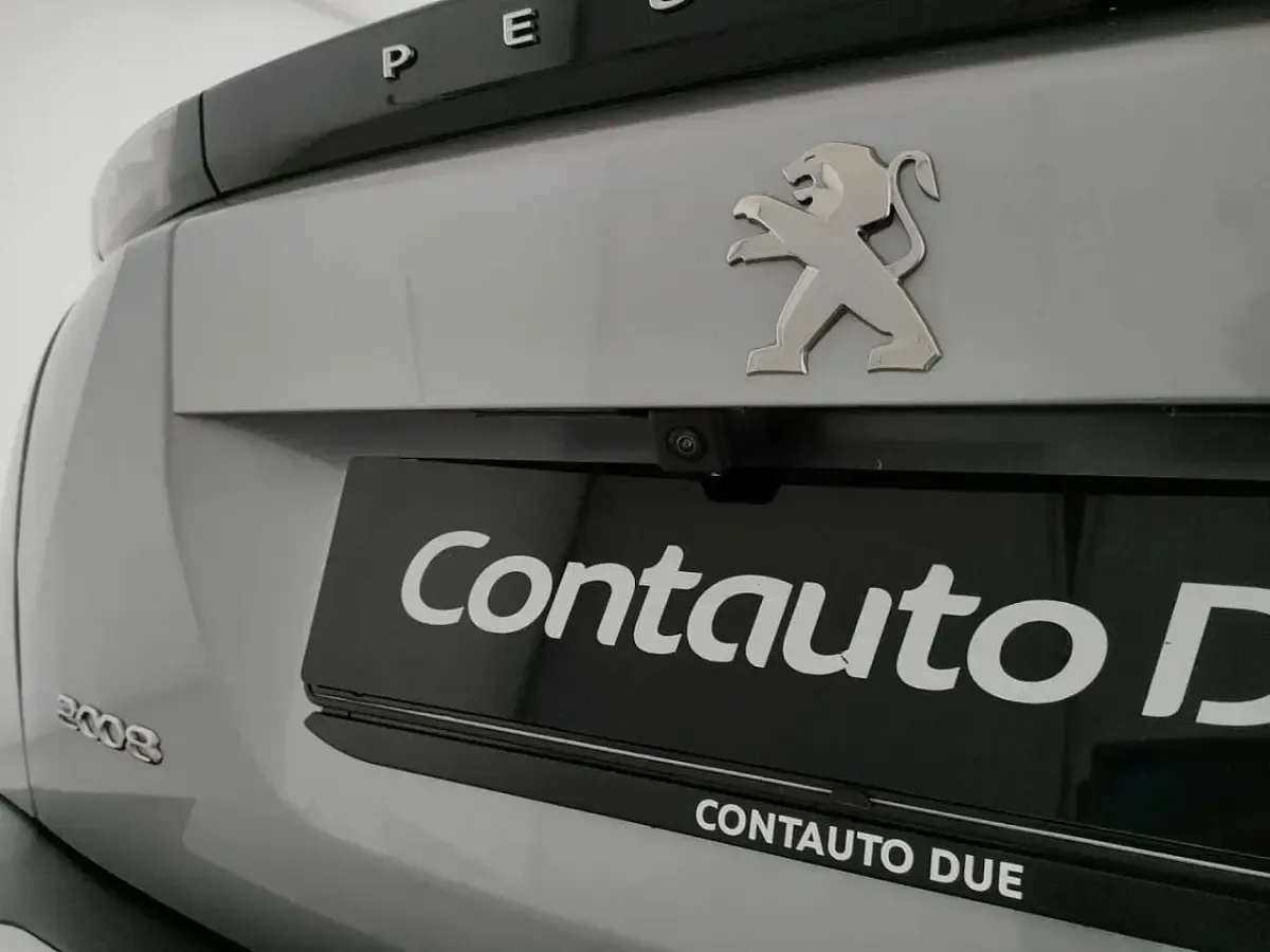 Usata Peugeot 2008 GT 130 CV (95 kW) 2023 Grigio SUV