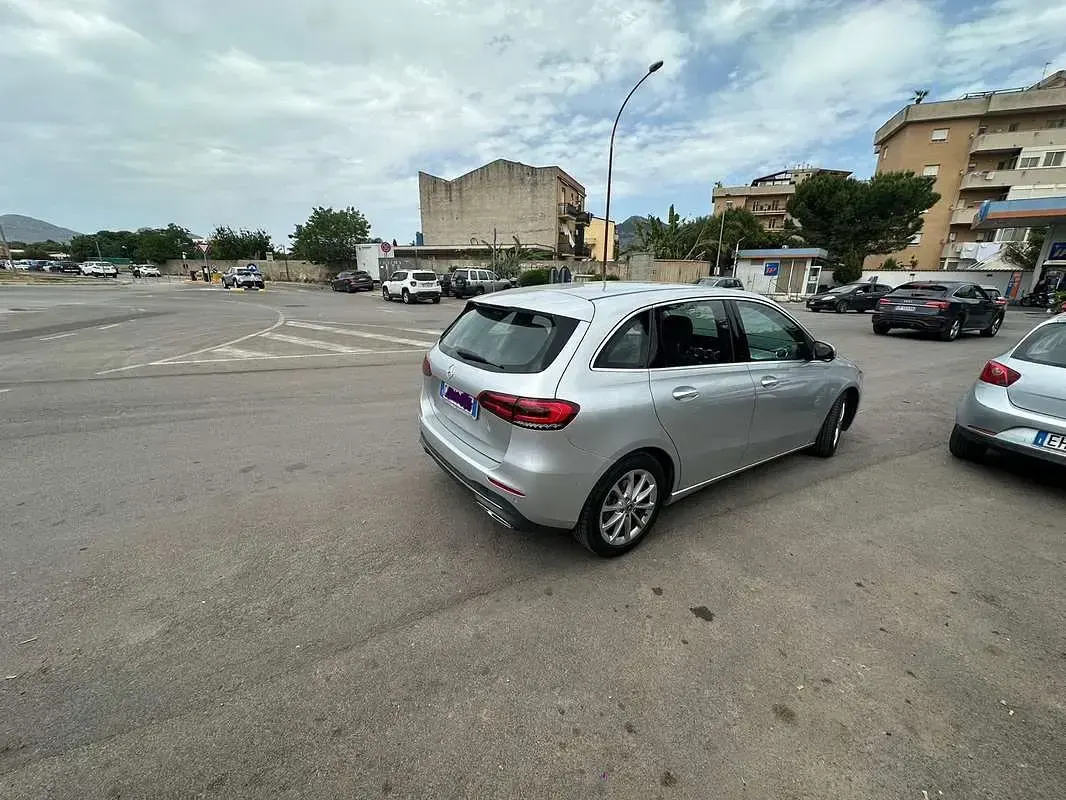 Usata Mercedes B200 Premium 150 CV (110 kW) 2020 Utilitaria