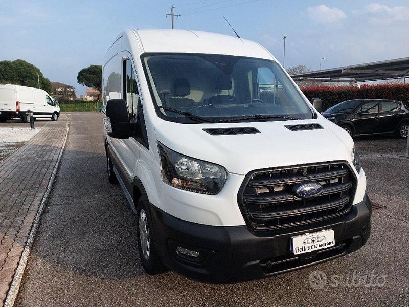 Begagnad Ford Transit Trend 131 HK (96 kW) 2022 Vit Sedan
