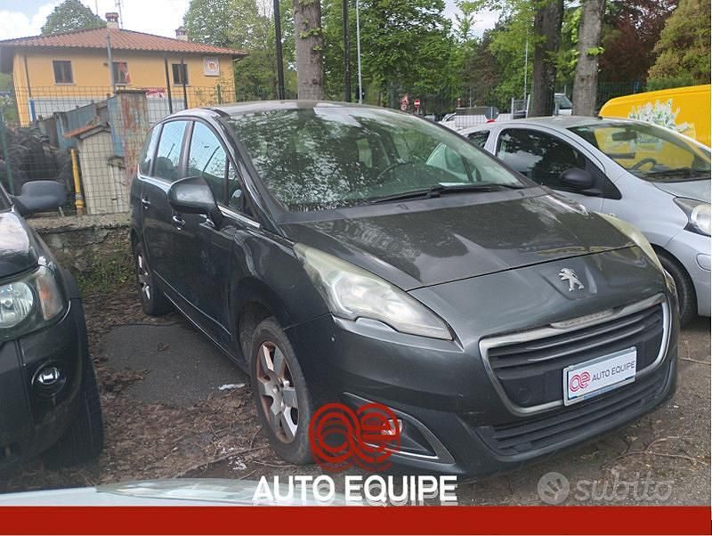 Usata Peugeot 5008 Business-Line 120 CV (88 kW) 2016 Grigio Monovolume