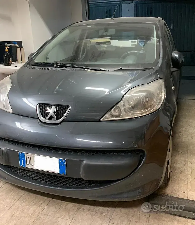 Usata Peugeot 107 54 CV (39 kW) 2007 Nero Utilitaria