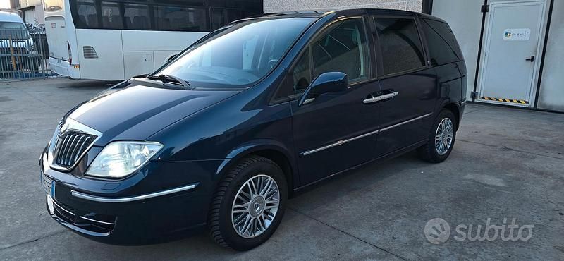 Usata Lancia Phedra 136 CV (100 kW) 2009 Blu Monovolume