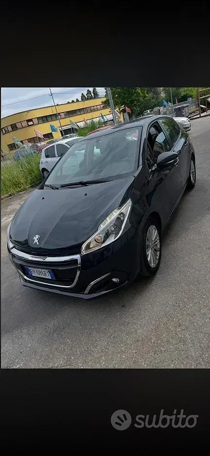 Usata Peugeot 208 Active 82 CV (60 kW) 2018 Nero Utilitaria
