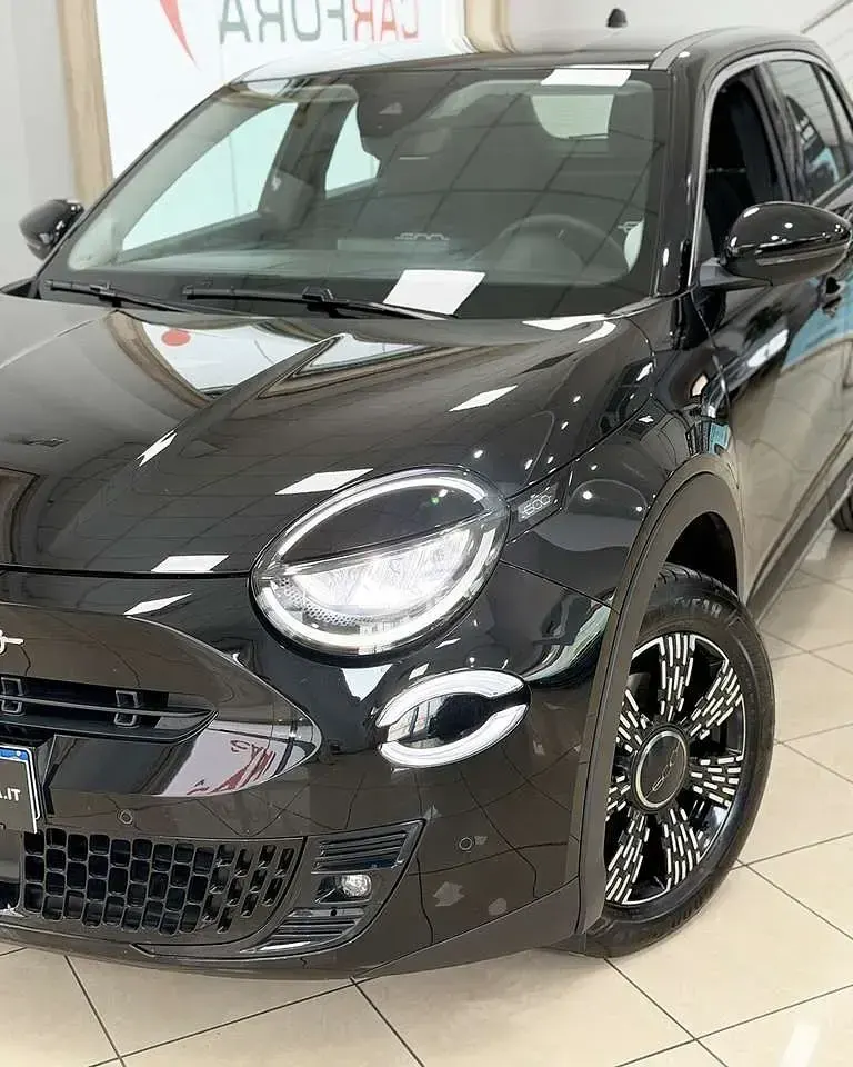 Usata Fiat 600 Pop 136 CV (100 kW) 2025 Nero cinema pastello SUV