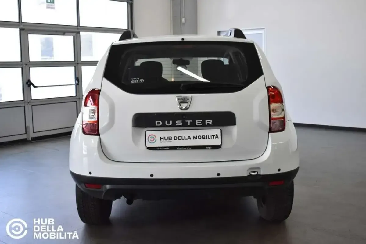 Usata Dacia Duster Ambiance 114 CV (83 kW) 2017 Bianco SUV
