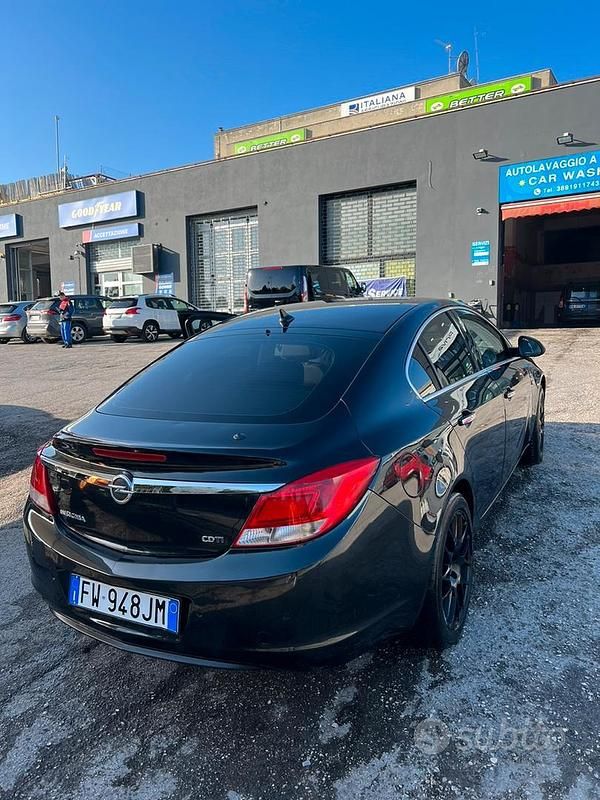 Usata Opel Insignia 130 CV (95 kW) 2011 Nero Coupé