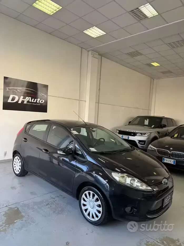 Usata Ford Fiesta Titanium 82 CV (60 kW) 2011 Nero Berlina