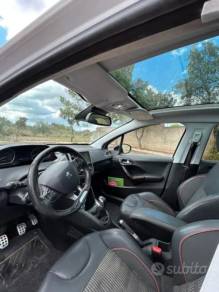 Usata Peugeot 208 100 CV (73 kW) 2016 Bianco Utilitaria