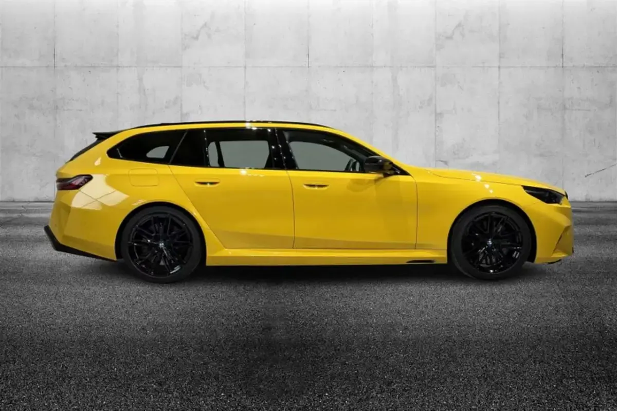 Usata BMW M5 727 CV (534 kW) 2025 Giallo Station wagon