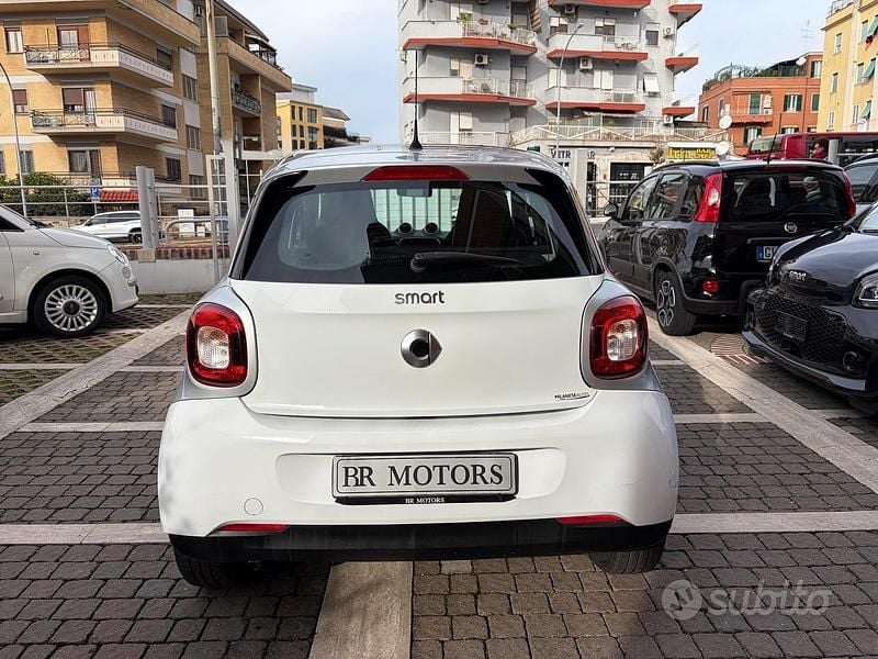 Usata Smart ForFour 61 CV (44 kW) 2015 Bianco Utilitaria