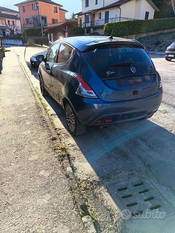 Usata Lancia Ypsilon 2023 Blu Utilitaria