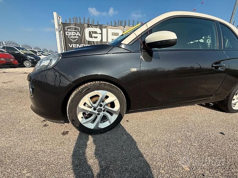 Usata Opel Adam Glam 87 CV (63 kW) 2015 Nero Utilitaria