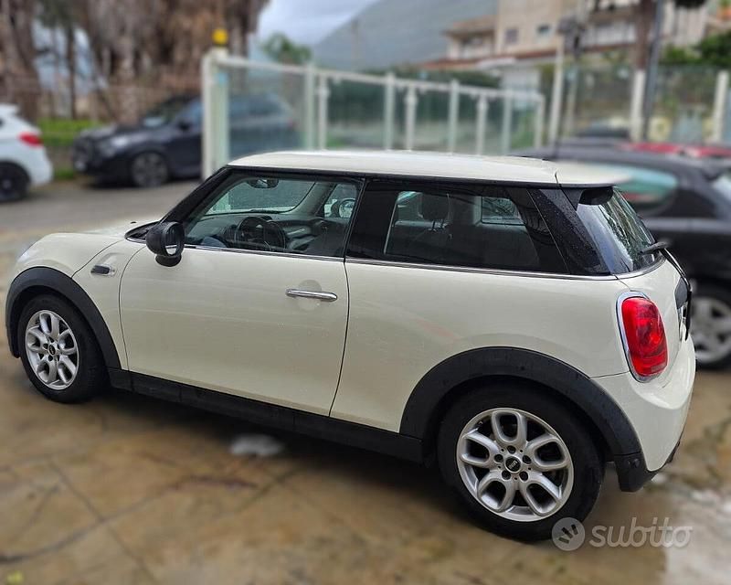 Usata Mini ONE 101 CV (74 kW) 2016 Beige Utilitaria