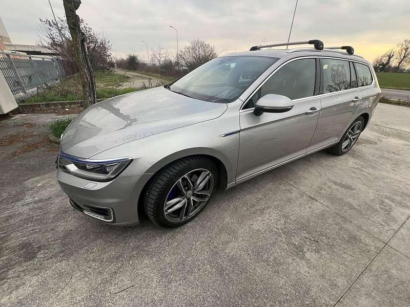 Usata VW Passat GTE 218 CV (160 kW) 2016 Argento Station wagon