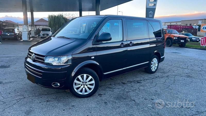 Usata VW Multivan Comfortline 180 CV (132 kW) 2012 Nero Furgone