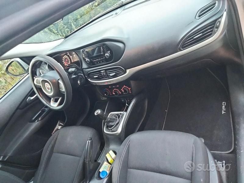 Grigio Usata 2017 Fiat Tipo Easy Station wagon | 7400 € (Super prezzo) - Immagine 1/4