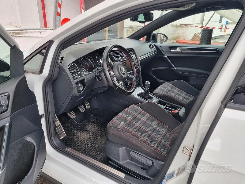 Usata VW Golf VII GTI 300 CV (220 kW) 2016 Bianco Berlina