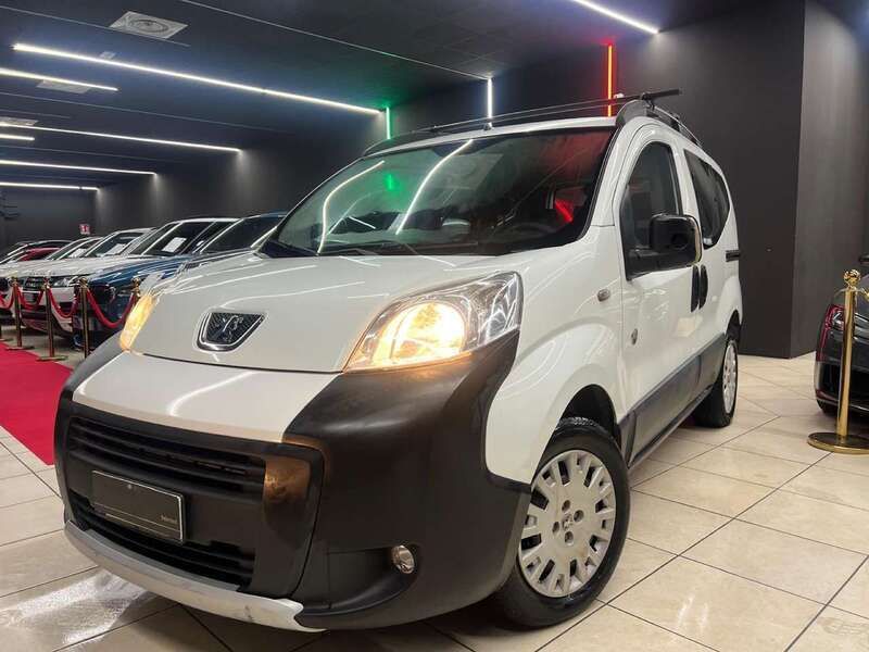Usata Peugeot Bipper Outdoor 75 CV (55 kW) 2012 Bianco Monovolume