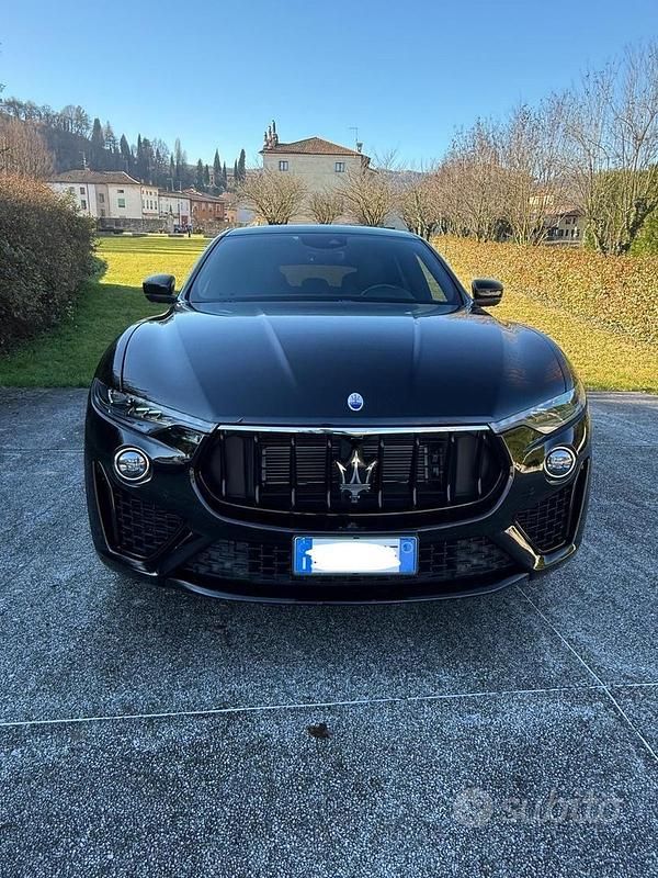 Nero Usata 2019 Maserati Levante GranLusso SUV | 36.900 € (Buon prezzo) - Immagine 1/4