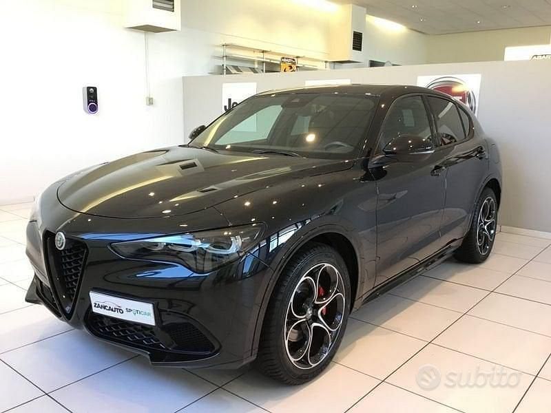 Usata Alfa Romeo Stelvio Sprint 160 CV (117 kW) 2024 Nero SUV