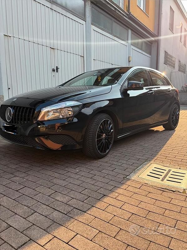 Usata Mercedes A180 Executive 122 CV (89 kW) 2014 Nero Berlina