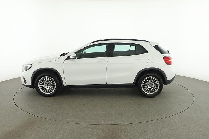 Usata Mercedes GLA200 Business 136 CV (100 kW) 2019 Bianco SUV