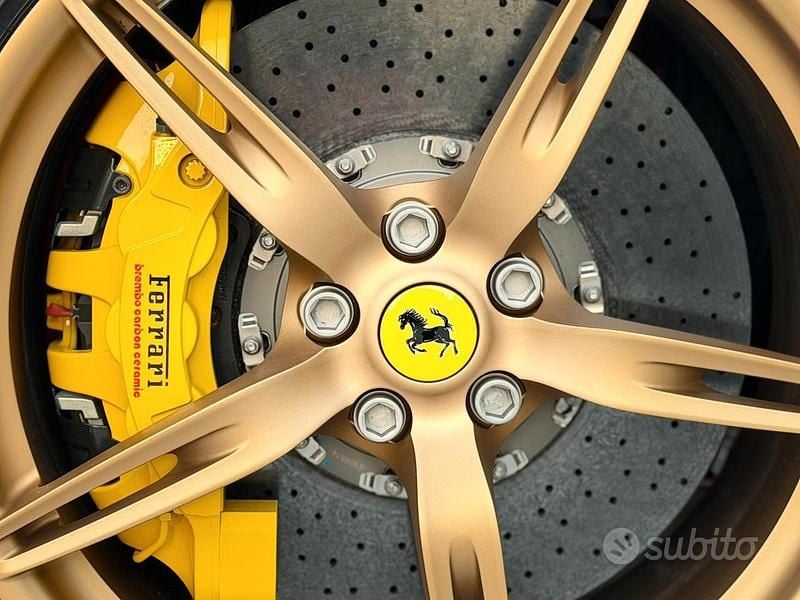 Usata Ferrari 458 605 CV (444 kW) 2014 Rosso Coupé