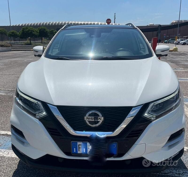 Usata Nissan Qashqai N-Connecta 150 CV (110 kW) 2019 Bianco SUV