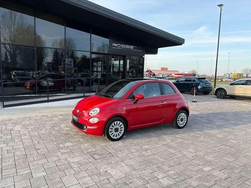 Usata Fiat 500 Dolcevita 69 CV (50 kW) 2024 Rosso Utilitaria