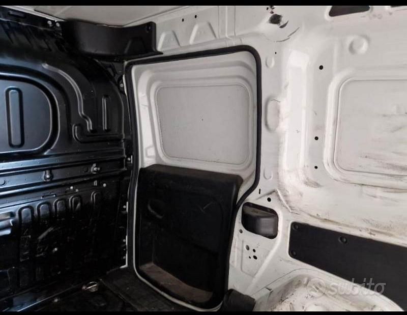 Usata Fiat Doblò 120 CV (88 kW) 2020 Bianco Monovolume