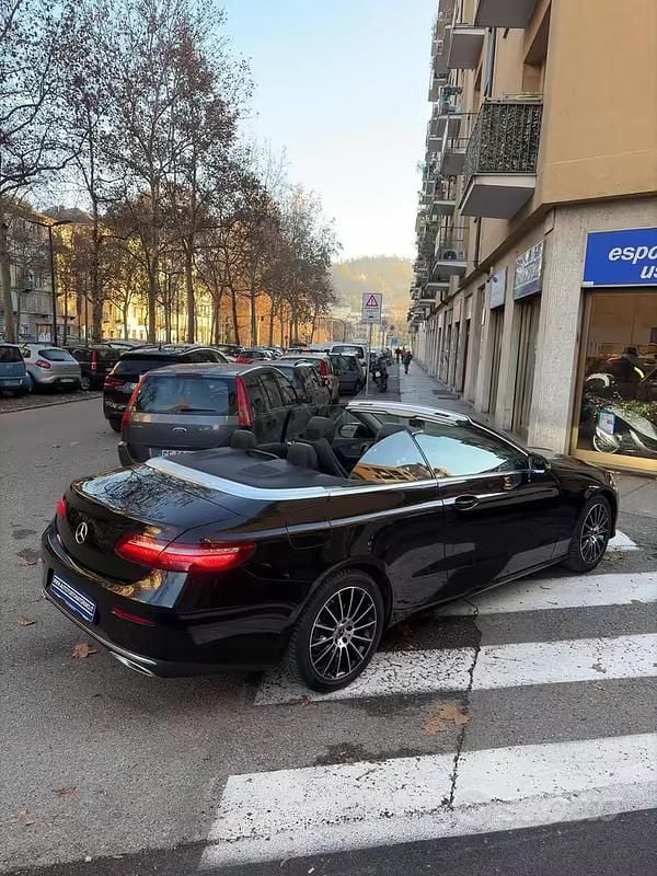 Usata Mercedes E220 194 CV (142 kW) 2019 Nero metallizzato Cabrio