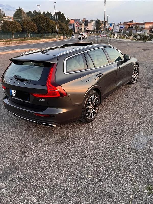 Usata Volvo V60 Inscription 190 CV (139 kW) 2018 Grigio Station wagon
